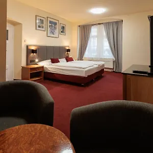 pension-u-lilie.praguehotelsweb.com/